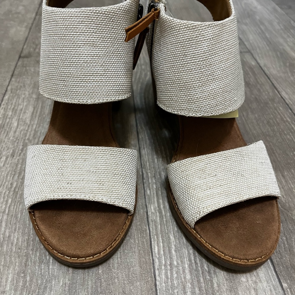 Toms shoes